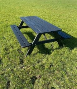 Goedkopepicknicktafels.nl | Zwarte XL Picknicktafel | Tuintafel 6 Persoons | Zwart Gespoten Gedroogd Grenen Hout! 13 Goedkopepicknicktafels.nl | Zwarte XL Picknicktafel | Tuintafel 6 Persoons | Zwart Gespoten Gedroogd Grenen Hout! -Gardena Verkoop 1043x1200