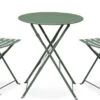 EMILIA Bistroset - 2 Inklapbare Stoelen En Een Ronde Tafel Van Gepoedercoat Staal Met Matte Afwerking – Groengrijs 1 EMILIA Bistroset - 2 Inklapbare Stoelen En Een Ronde Tafel Van Gepoedercoat Staal Met Matte Afwerking – Groengrijs -Gardena Verkoop 1200x645