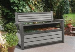 Keter - Hudson Bench Box - 2-zits Bank - Opbergbox - Hout Look & Feel - 227L - 138x63x89cm - Antraciet 18 Keter - Hudson Bench Box - 2-zits Bank - Opbergbox - Hout Look & Feel - 227L - 138x63x89cm - Antraciet -Gardena Verkoop 1200x832