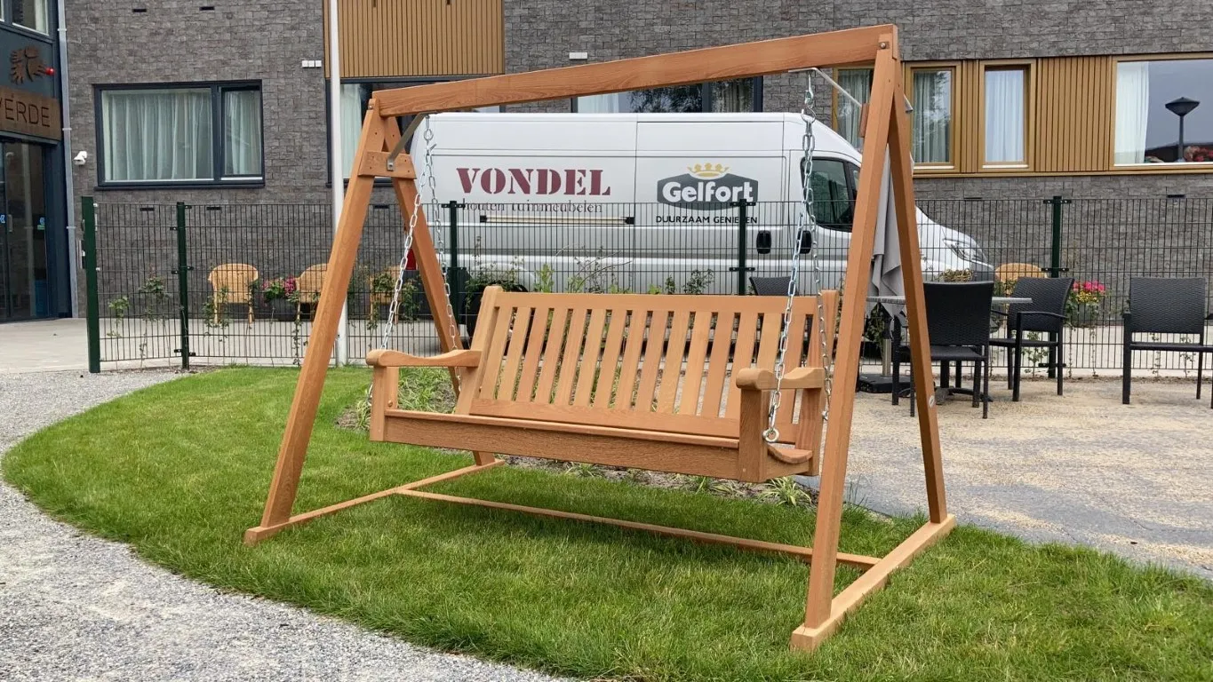 Voorkant -Gardena Verkoop houten schommelbank zonder dak 1